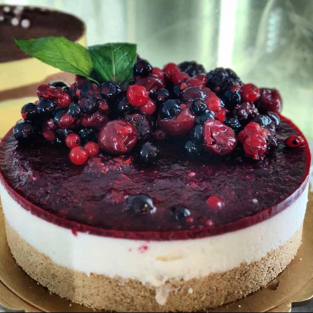 Cheesecake ai frutti di bosco della pasticceria di Chantilly da Andrea a Nettuno